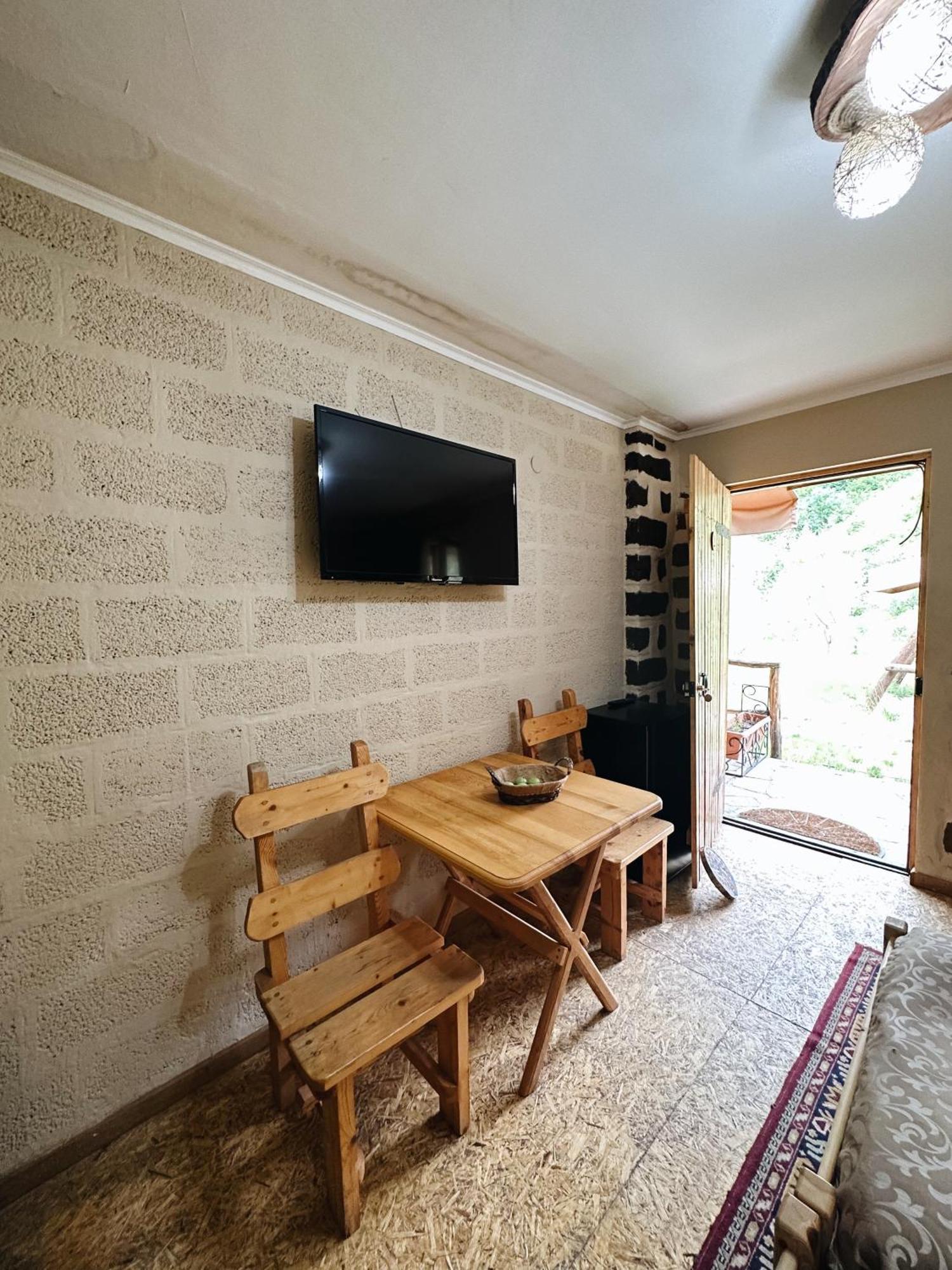 Hovek Guest House Dilijan Exterior photo